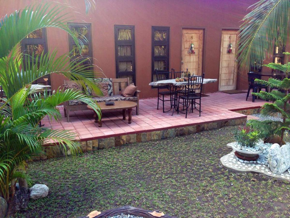 Bognot Lodge : Alvin Bognot Mt Pinatubo Guesthouse And Tours Santa Juliana Oda fotoğraf